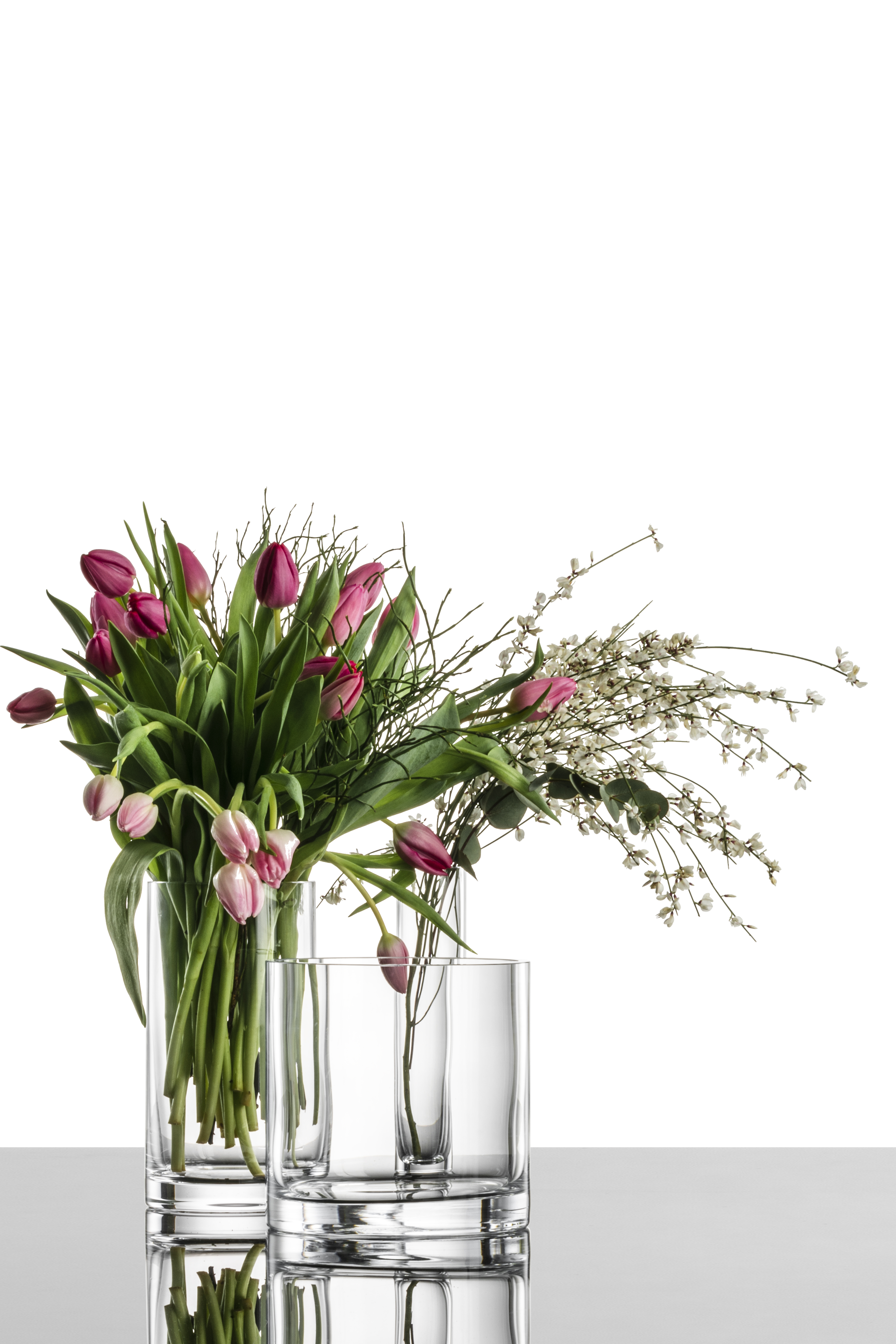 Two vases with pink bouquets