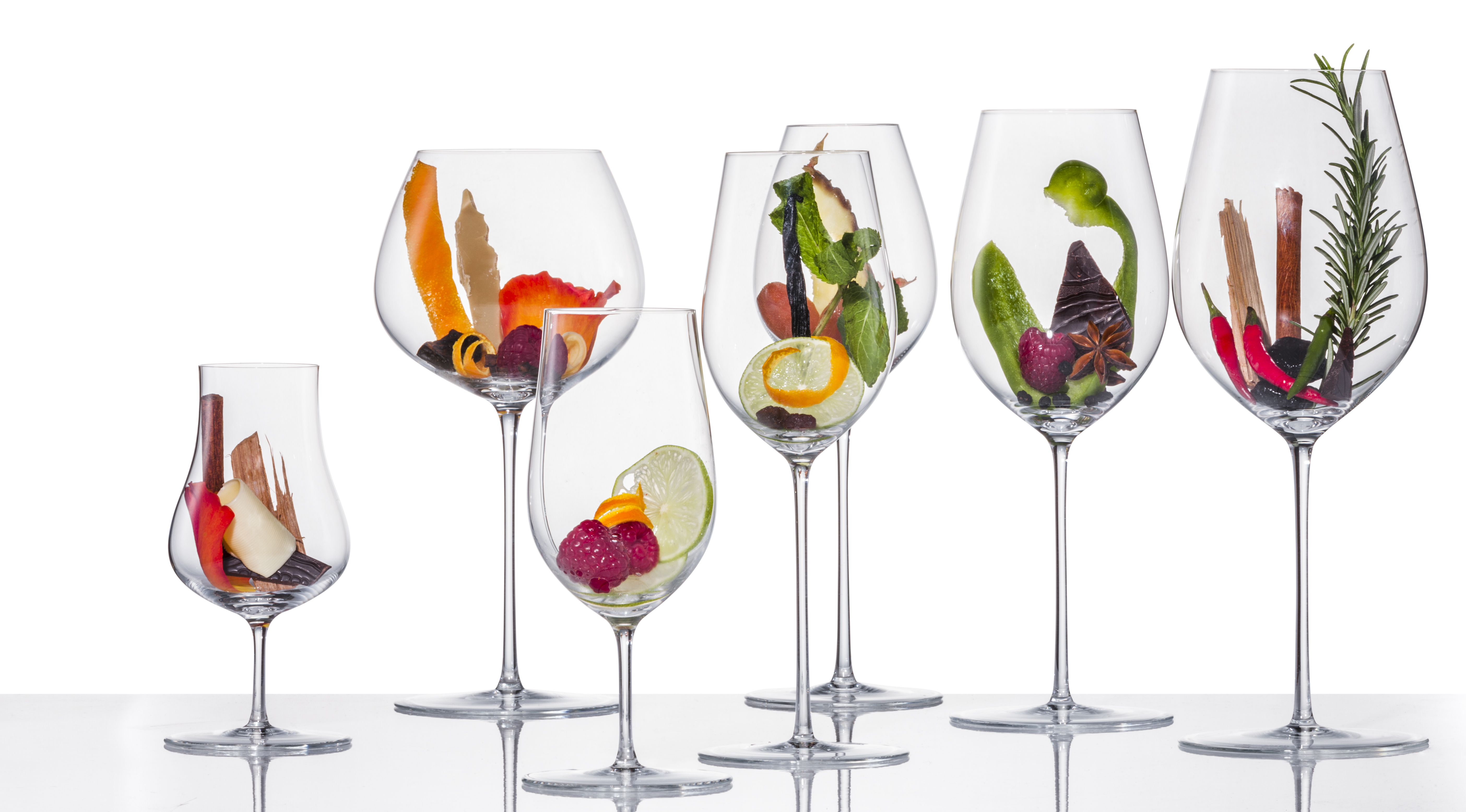 Various glasses from the Unity series with aroma images
